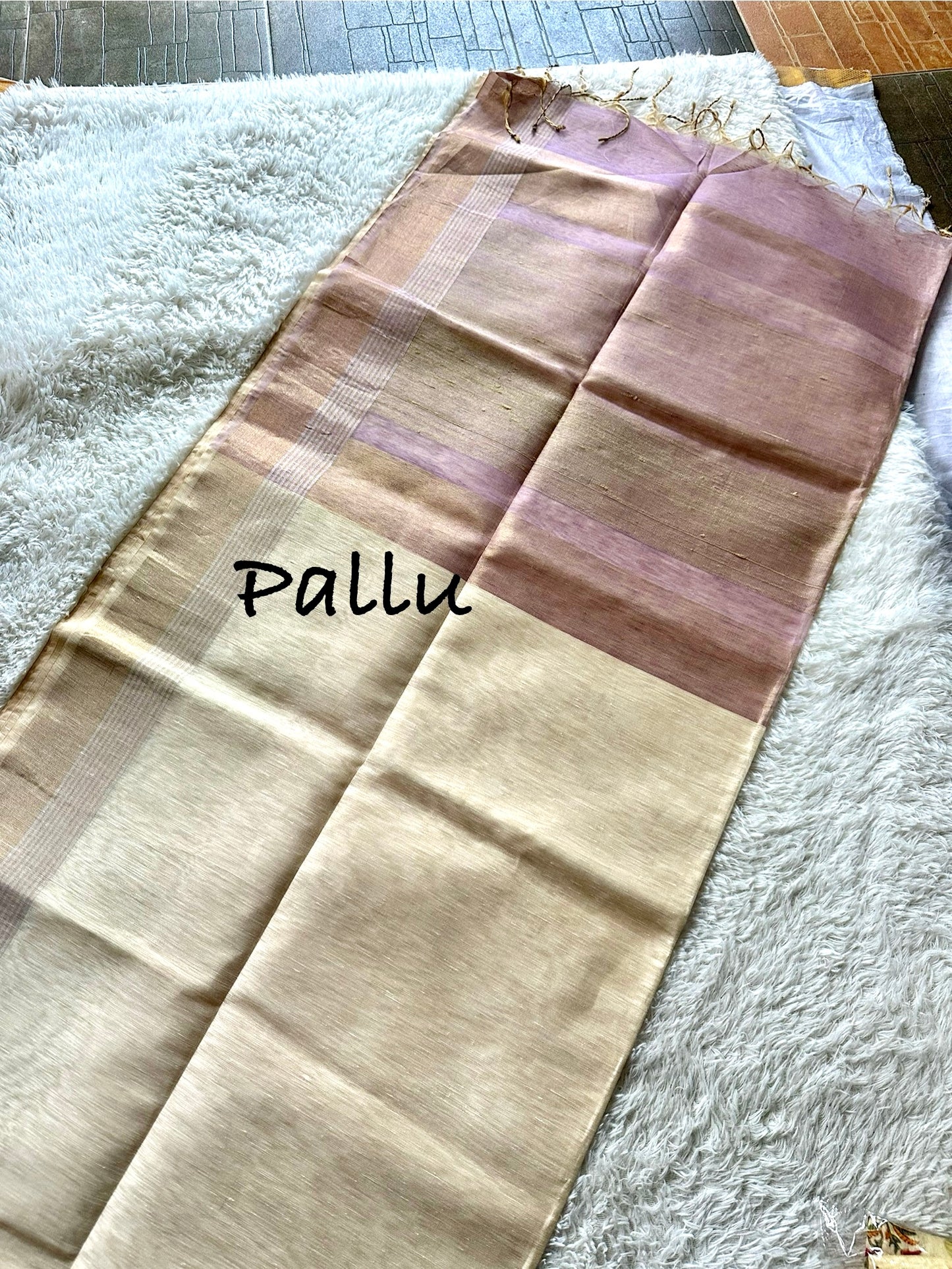 Light mauve with Light champagne in Tussar silk